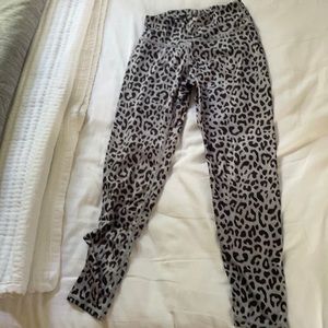 Leopard leggings grey and black